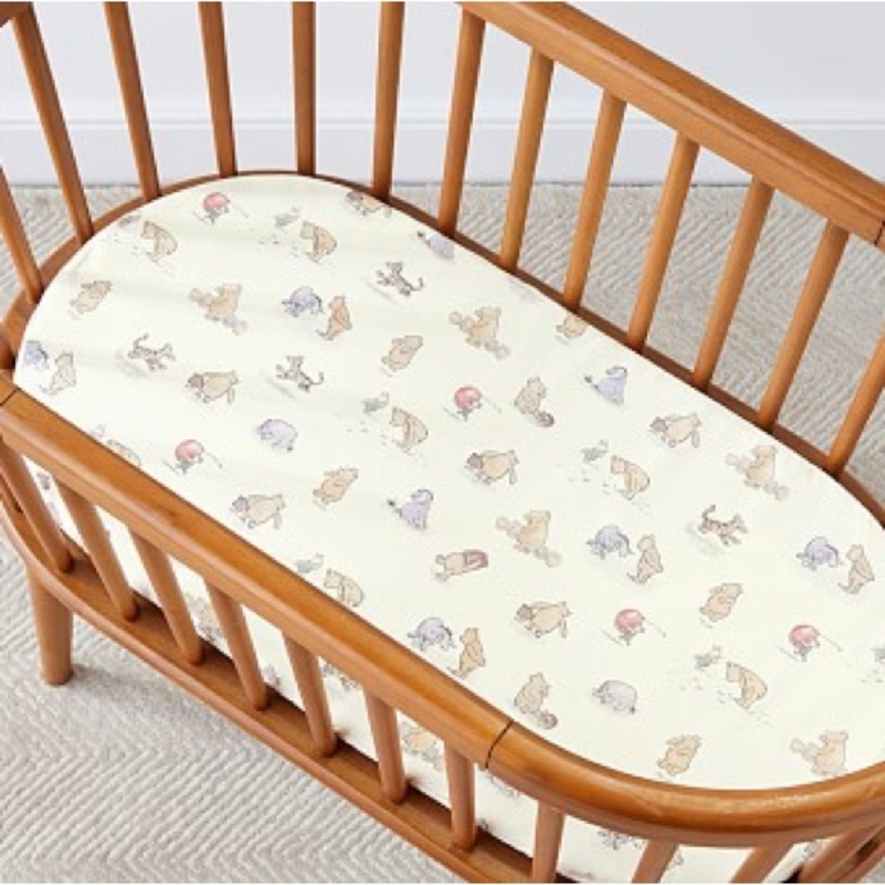 Pottery barn Kids •  Winnie the Pooh bassinet cover • vintage •